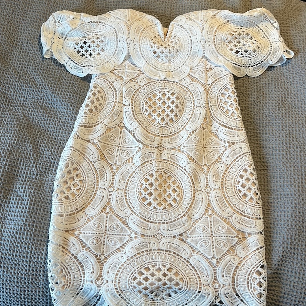 Lulu’s White Strapless Dress